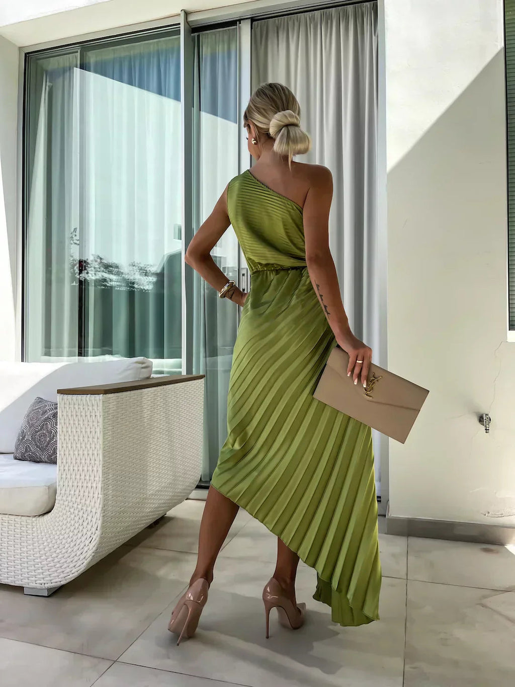 Mandy | Elegante Geplooide Maxijurk met Asymmetrische Halslijn 3