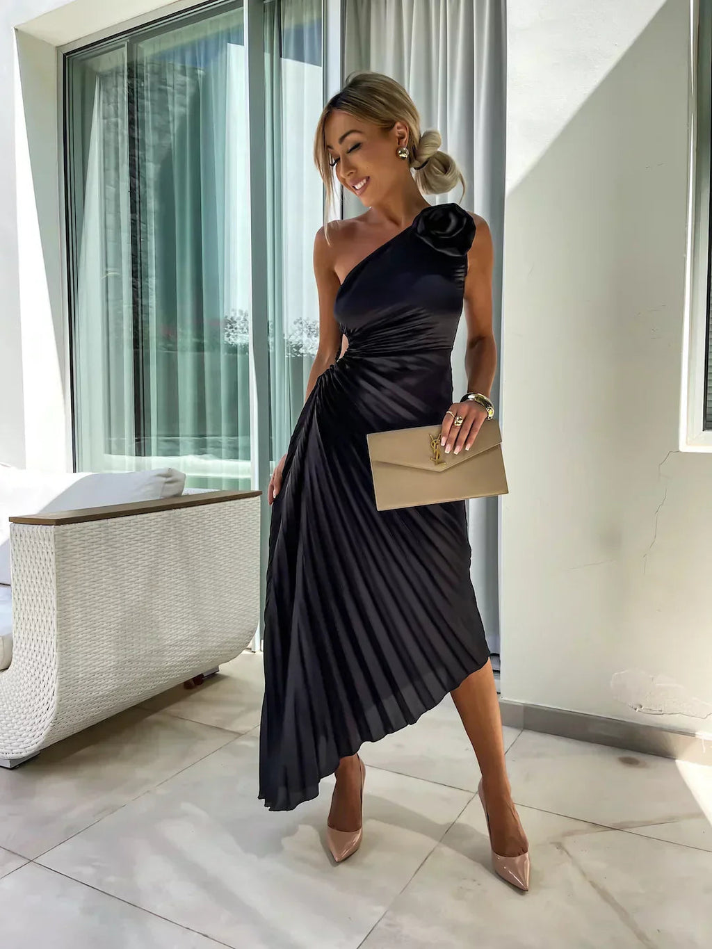 Mandy | Elegante Geplooide Maxijurk met Asymmetrische Halslijn 4