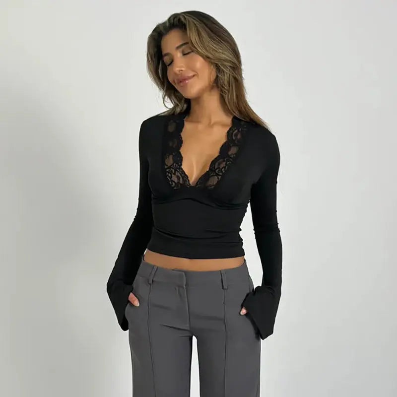 Roxana | Elegant Langarm T-shirt met Kant en V-hals 5