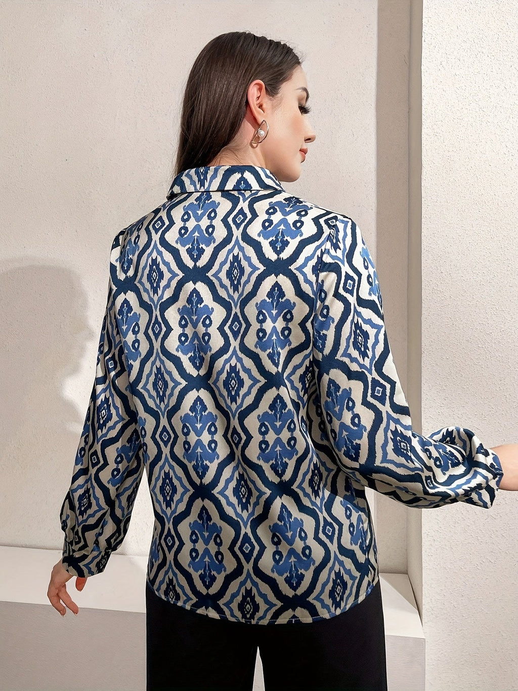 Witte Blouse Dames Met Grafische Print | Elegante Stijl 1