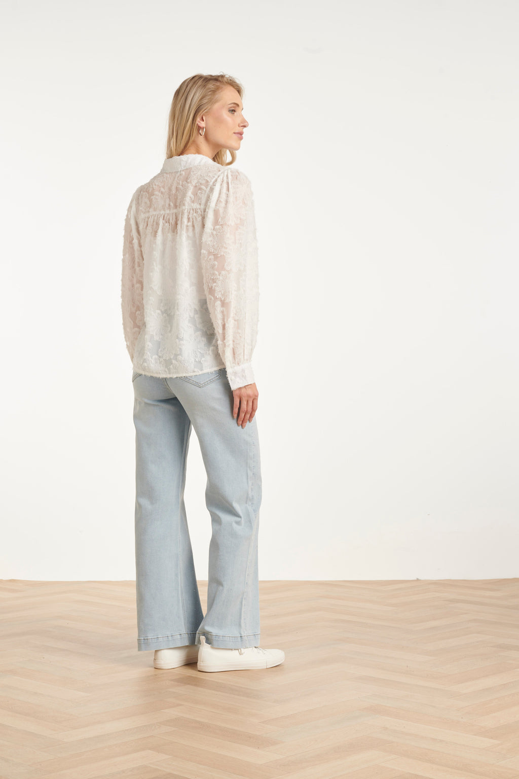 Witte Blouse Met Reliëfprint | Blouse Dames 4