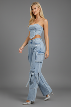 Lichtblauwe denim corset top - andere pose driekwart