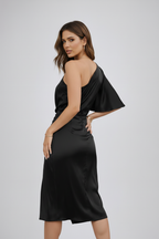 Zwarte Jurk - Andere Houding en Hoek